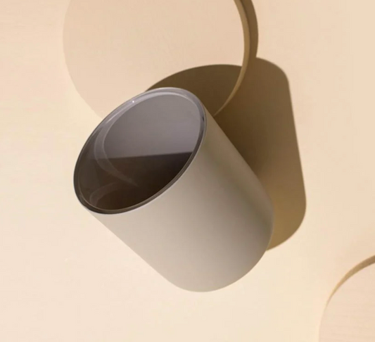 EASE OUT CANDLE : vetiver + sandalwood + pink pepper